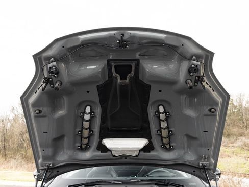 Used 2025 Aston Martin V8 Vantage Coupe image 65