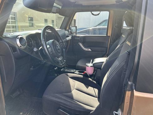 Used 2015 Jeep Wrangler Sahara w/ Dual Top Group AWD/4WD image 8