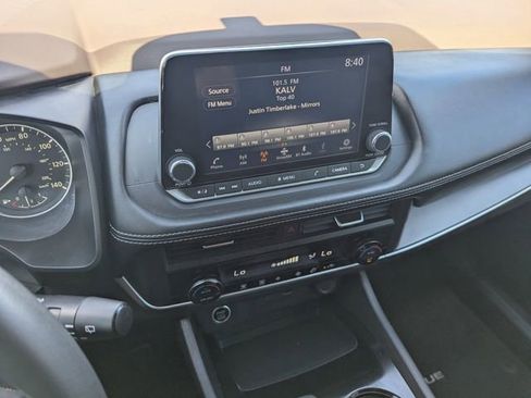 Used 2023 Nissan Rogue SV image 25