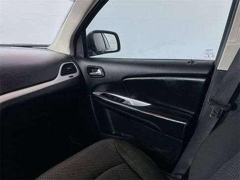 Used 2020 Dodge Journey SE w/ Blacktop Package image 21