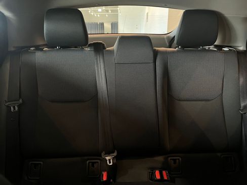 Used 2025 Toyota Prius LE image 38