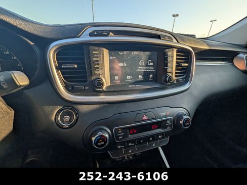 Used 2019 Kia Sorento EX FWD image 15