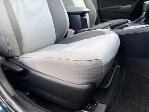 Used 2017 Toyota Corolla LE w/ Carpet Mat Package (TMS) FWD image 17