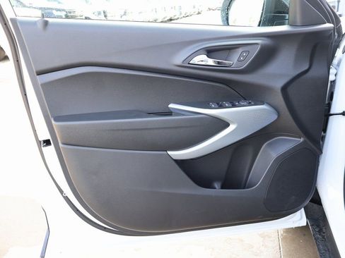 New 2026 Chevrolet Trax RS w/ Sunroof Package image 10