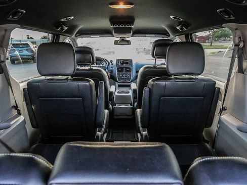 Used 2019 Dodge Grand Caravan SXT FWD image 15