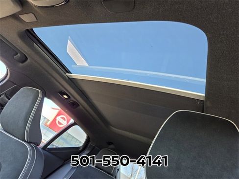 Used 2025 Volvo XC40 B5 Plus image 11