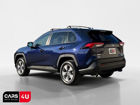 Used 2022 Toyota RAV4 XLE w/ Convenience Package AWD/4WD image 5