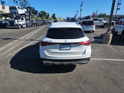 Used 2024 Mercedes-Benz GLC 300 w/ Winter Package image 7