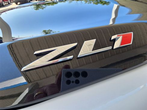 Used 2018 Chevrolet Camaro ZL1 image 30