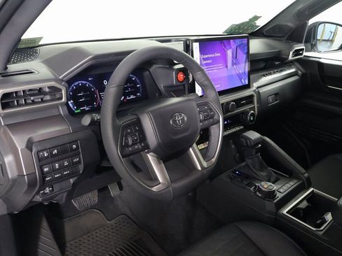 Used 2025 Toyota Tacoma TRD Off-Road image 7