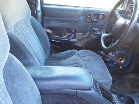 Used 2000 Chevrolet Blazer LS w/ LS Preferred Equipment Group image 7