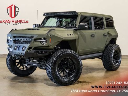 Used 2025 Ford Bronco Badlands image 1