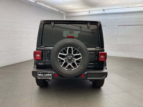 New 2025 Jeep Wrangler Sahara image 4