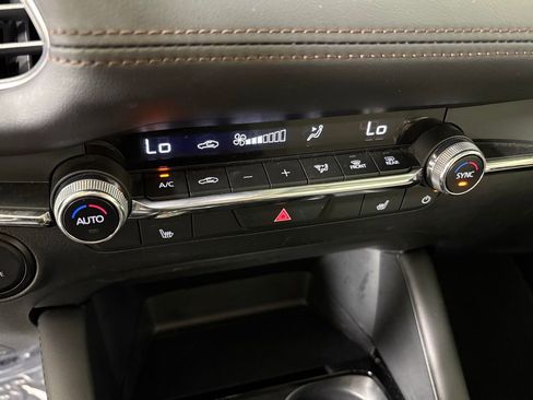 Used 2025 MAZDA MAZDA3 s image 28