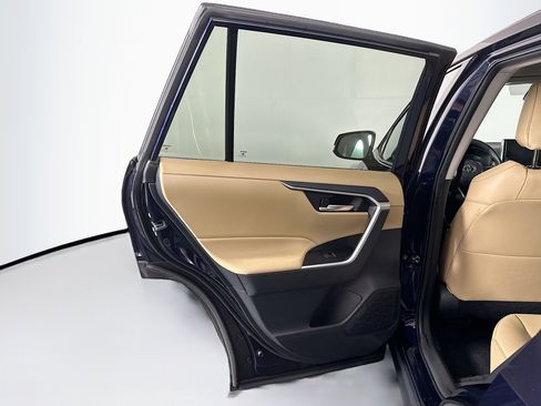 Used 2025 Toyota RAV4 XLE Premium image 27