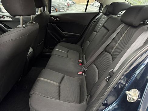 Used 2018 MAZDA MAZDA3 Sport w/ Preferred Equipment Package FWD image 5