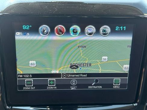 Used 2019 Chevrolet Traverse LT w/ LT Premium Package AWD/4WD image 3