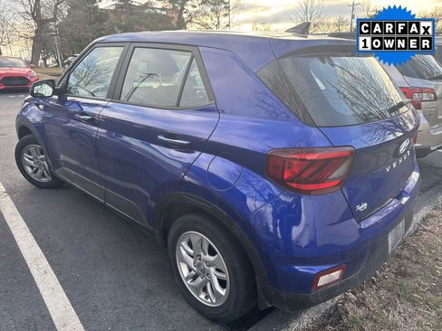 Used 2022 Hyundai Venue SE image 3