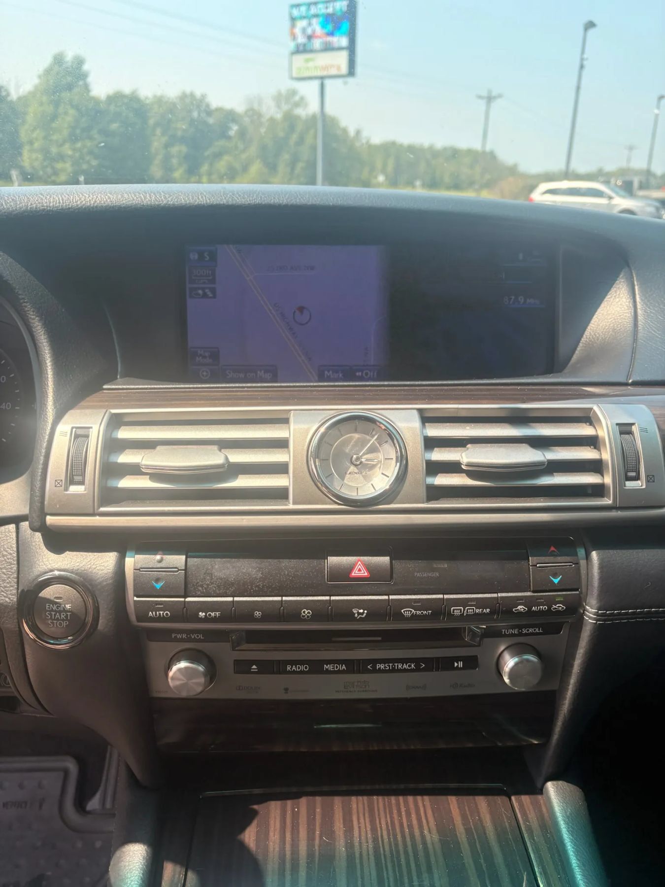 Used 2013 Lexus LS 460 AWD w/ Comfort Pkg image 21