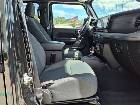 Used 2025 Jeep Wrangler Unlimited Rubicon image 8