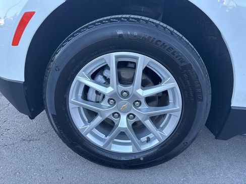 Used 2024 Chevrolet Equinox LT image 32