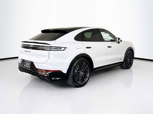 New 2026 Porsche Cayenne GTS image 9