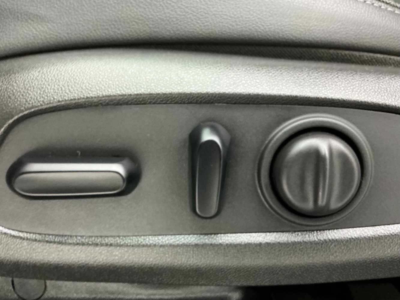 Used 2021 Buick Encore GX Select FWD image 39