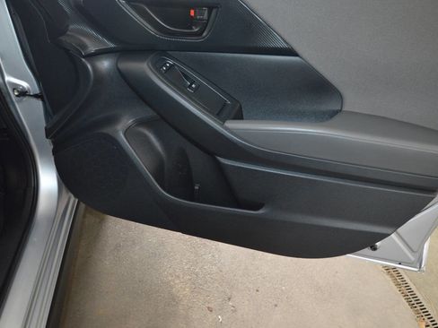 Used 2024 Subaru Crosstrek 2.0i image 10