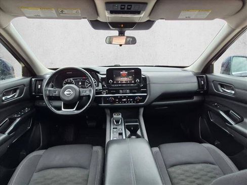 Used 2022 Nissan Pathfinder SV w/ SV Premium Package FWD image 12
