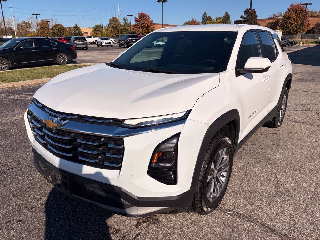 Used 2026 Chevrolet Equinox LT w/ Convenience Package II AWD/4WD image 3