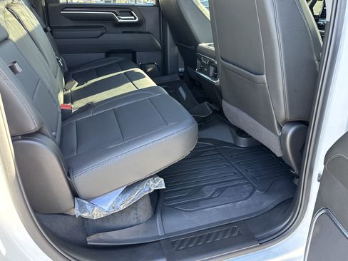 Used 2024 GMC Sierra 2500 SLT w/ SLT Convenience Package image 21