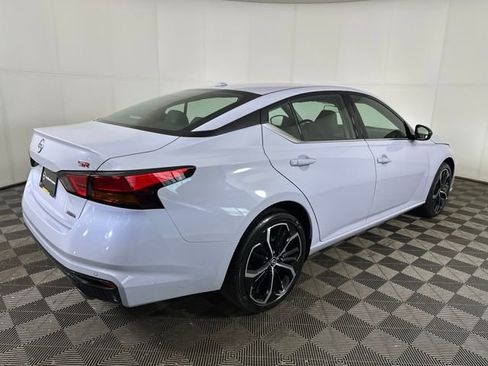 Certified 2025 Nissan Altima 2.5 SR image 3