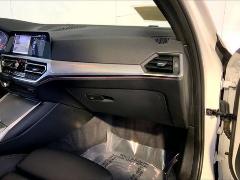 Used 2020 BMW 330i xDrive Sedan w/ Premium Package image 22