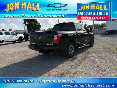 Used 2018 Nissan Titan SV w/ SV Convenience Package AWD/4WD image 13