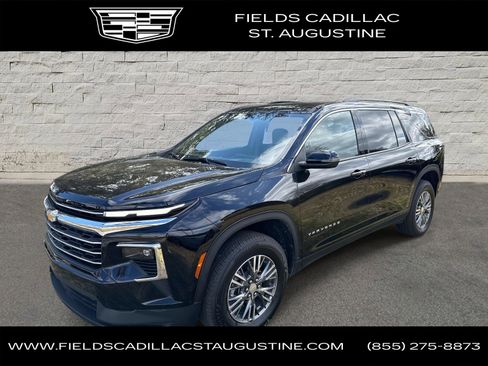 Used 2025 Chevrolet Traverse LT image 1