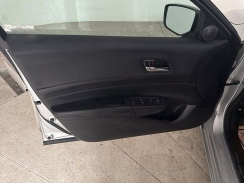 Used 2013 Acura ILX w/ Premium Package image 16