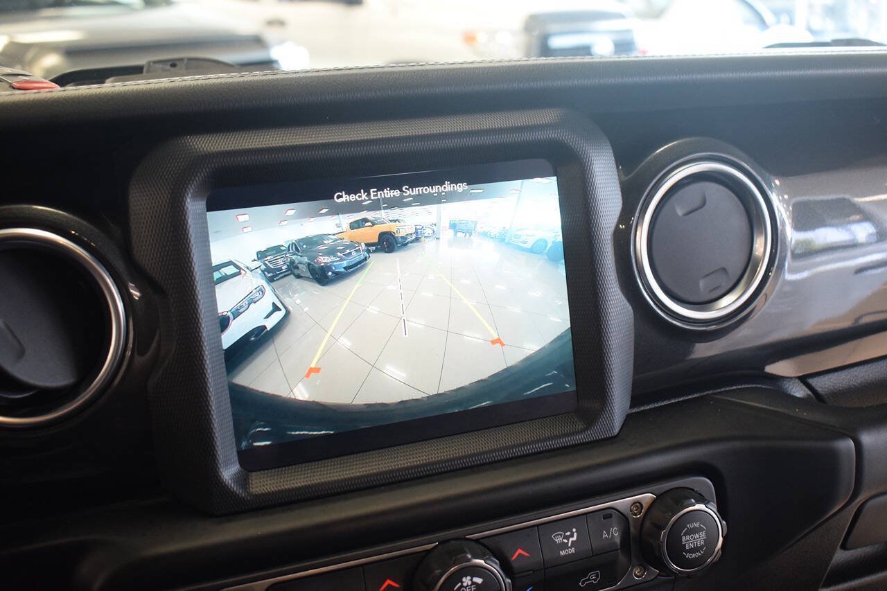 Used 2020 Jeep Wrangler Unlimited Sahara AWD/4WD image 32