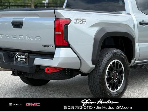 Used 2025 Toyota Tacoma TRD Off-Road AWD/4WD image 16