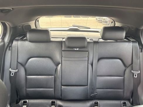 Used 2020 Mercedes-Benz GLA 250 4MATIC w/ Premium Package image 29