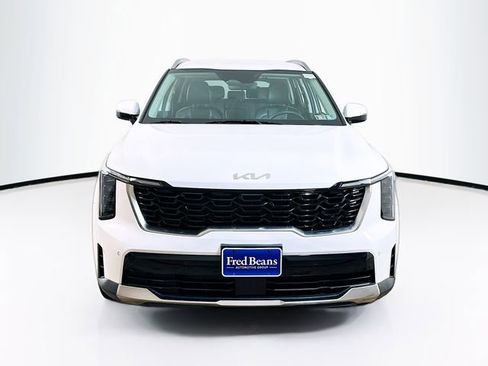 Used 2025 Kia Sorento S AWD/4WD image 2