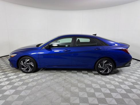 Used 2025 Hyundai Elantra Sport FWD image 8