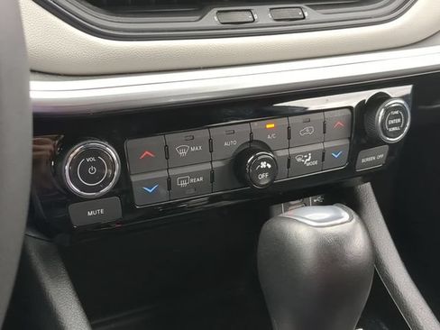 Used 2025 Jeep Compass Limited AWD/4WD image 27