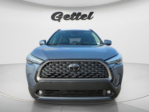 Used 2022 Toyota Corolla Cross XLE FWD image 2