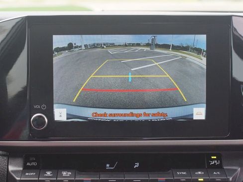 Used 2025 Toyota Camry SE FWD image 7