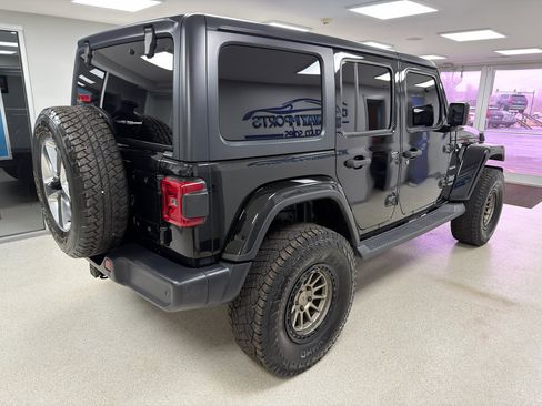 Used 2019 Jeep Wrangler Unlimited Sahara w/ Safety Group image 3