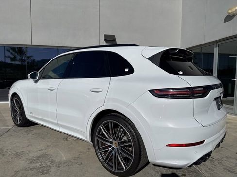 Used 2021 Porsche Cayenne GTS image 5