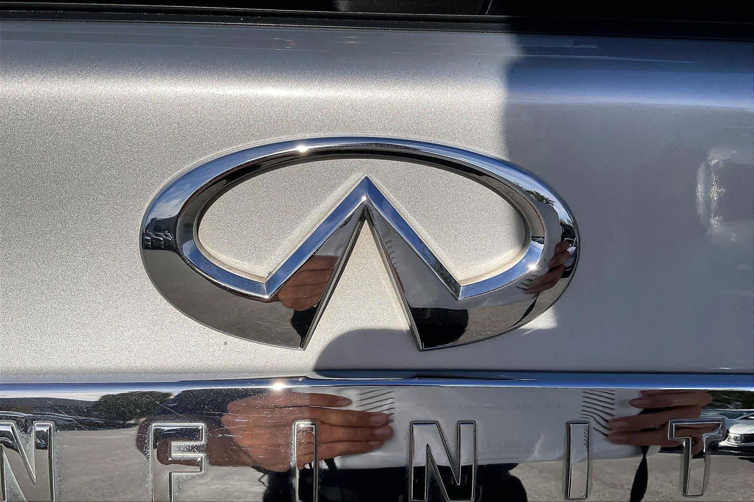 Used 2013 INFINITI JX35 AWD w/ Premium Pkg image 32