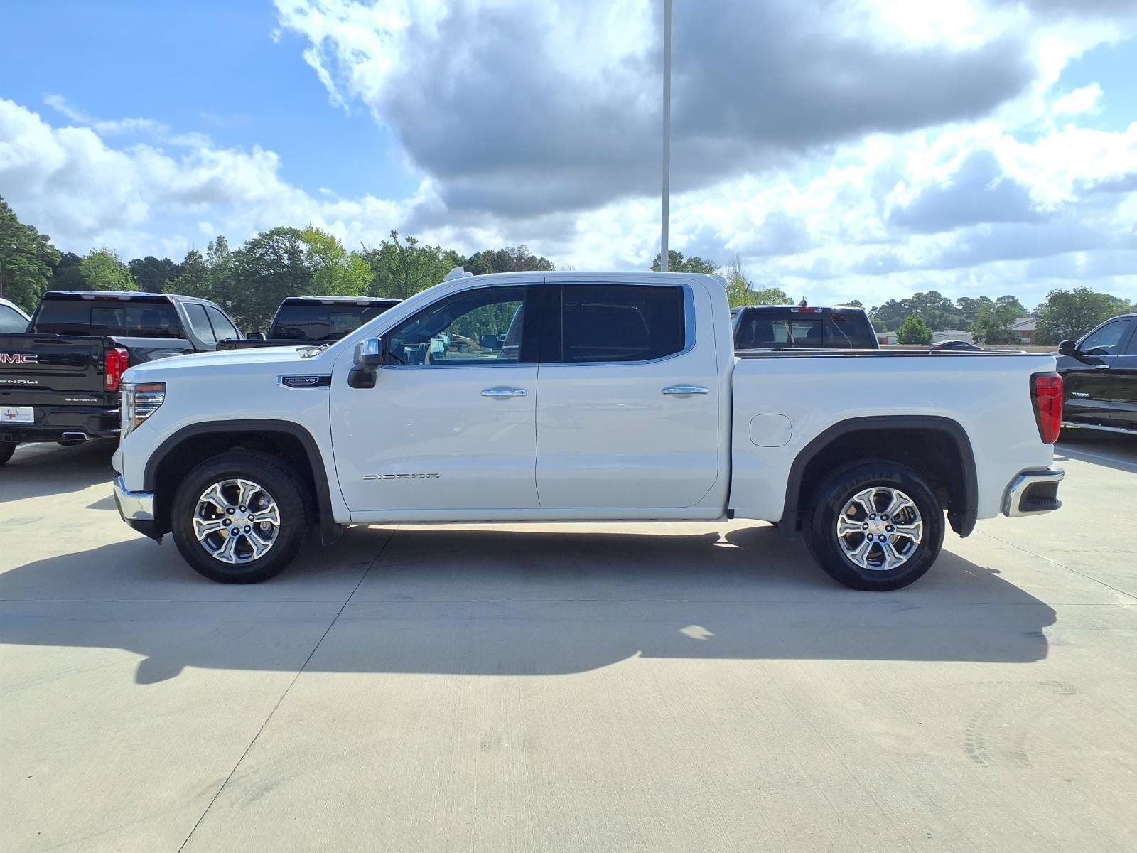 Used 2025 GMC Sierra 1500 SLT RWD image 8