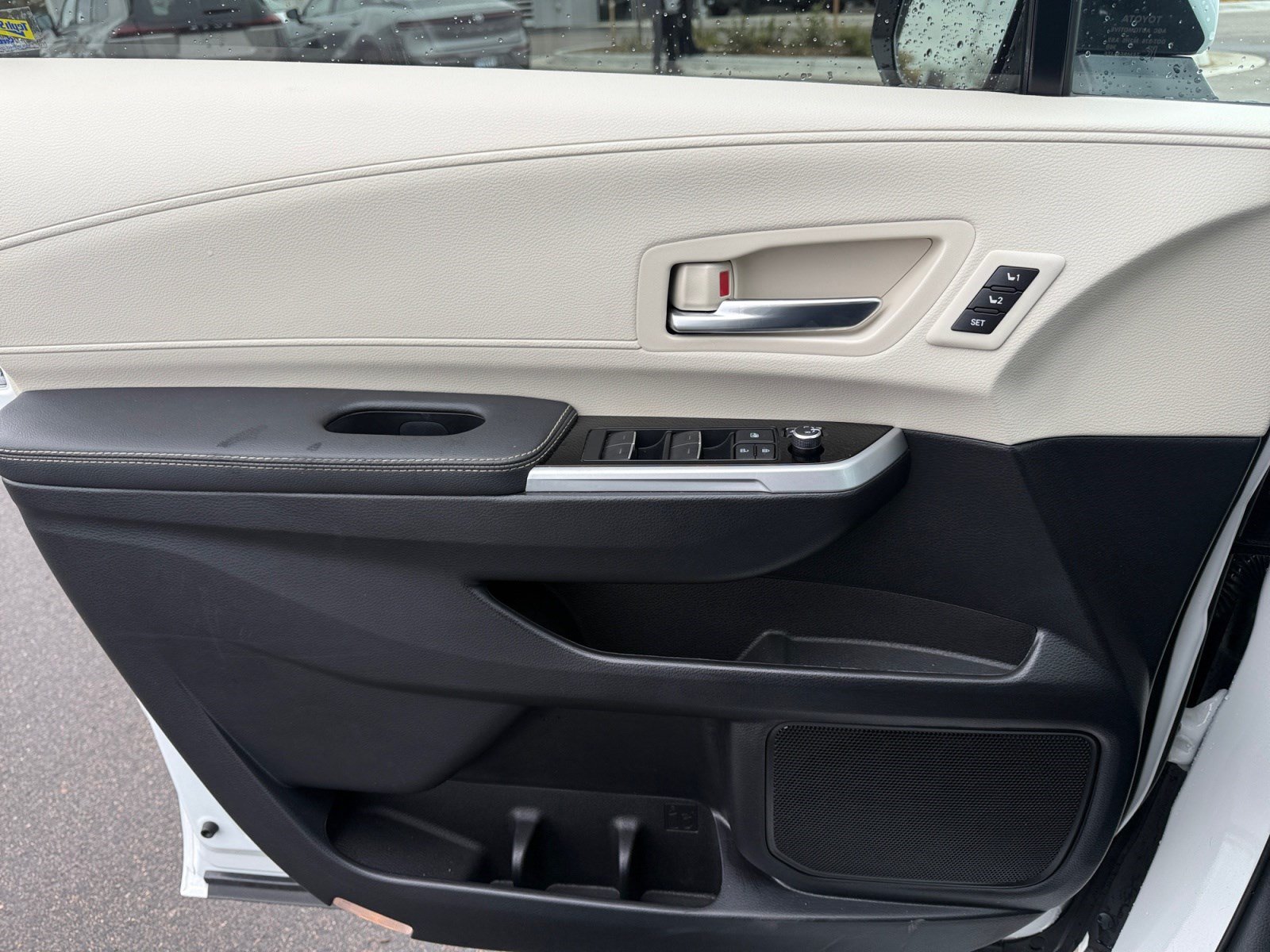 Used 2026 Toyota Sienna Limited AWD/4WD image 13