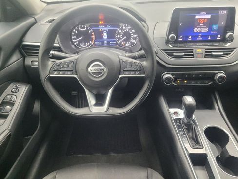 Used 2022 Nissan Altima 2.5 SV FWD image 22